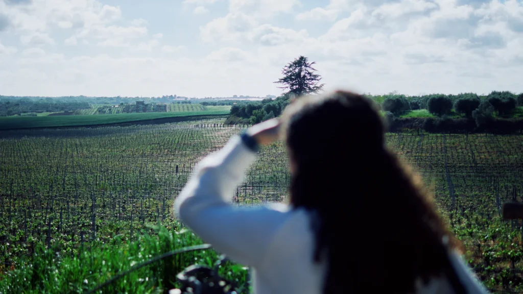 Guest visiting the Pietra Pinta vineyards in Cori